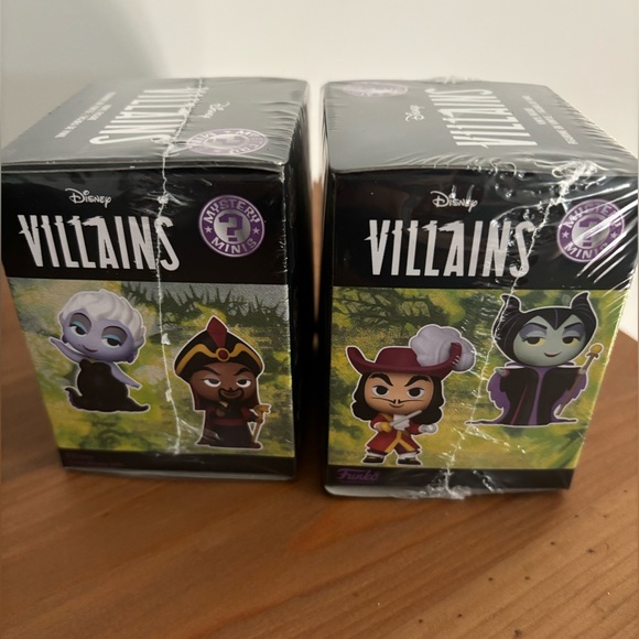 Disney Villians Mystery Mini Vinyl Figures - Picture 2 of 3